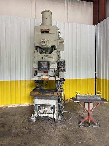 100 Ton, Niagara #E-90-S, gap frame press, 4.5" stroke, 20.75" Shut Height, 4.5" adj., 46 SPM, 39" x25" bed - Image 1