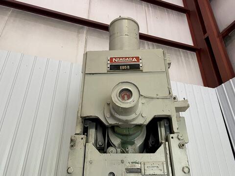 100 Ton, Niagara #E-90-S, gap frame press, 4.5" stroke, 20.75" Shut Height, 4.5" adj., 46 SPM, 39" x25" bed - Image 4