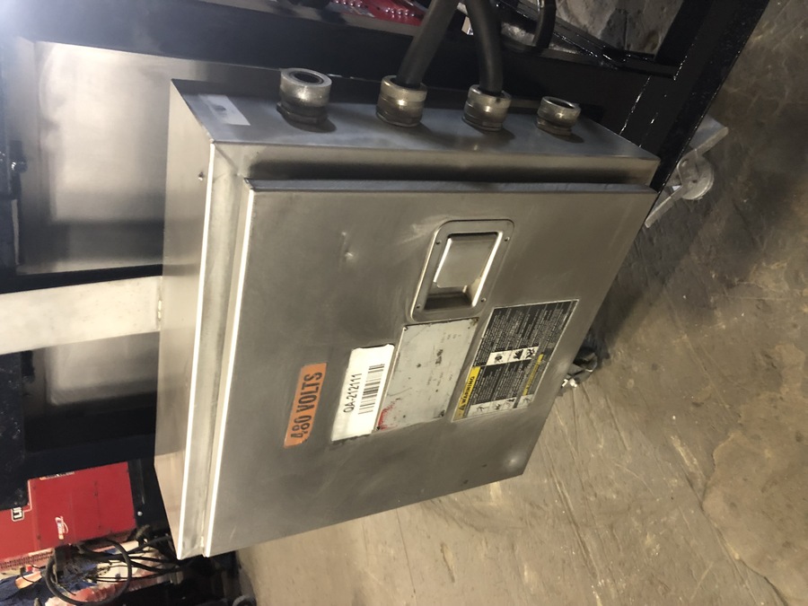 Distribution Panel, Red-D-Arc DP120, 480 V. 2 x 60 amp breakers, 8 input cord capable with 1 main feed - Image 1