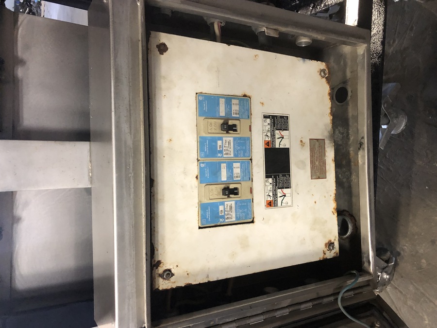 Distribution Panel, Red-D-Arc DP120, 480 V. 2 x 60 amp breakers, 8 input cord capable with 1 main feed - Image 2
