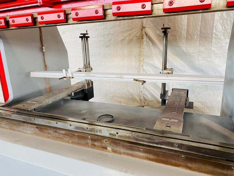 110 Ton, Guifil #PE25-100, hydraulic press brake, up-acting, 8' overall, 80" between housing, 18" stroke, 1990 - Image 10