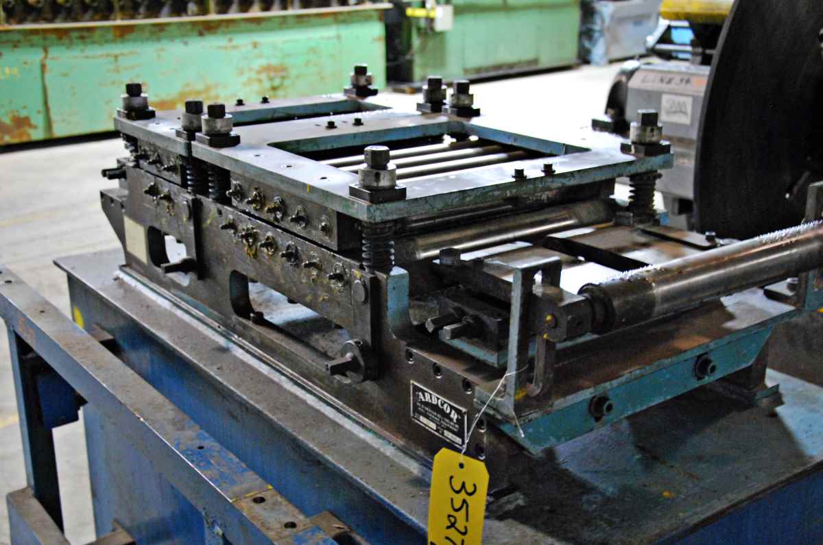 12" Ardcor, 16-roll, stock straightener, idler rolls, 2 entry pinch rolls, 1977 - Image 3