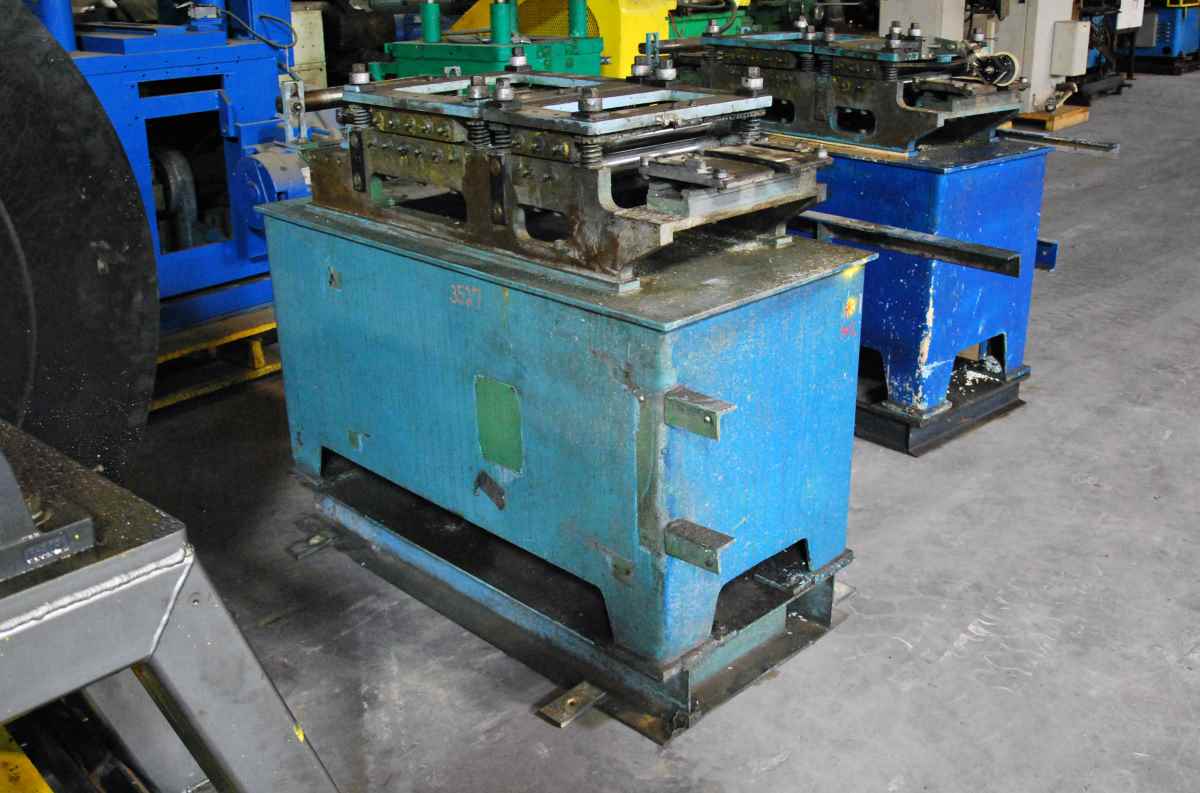 12" Ardcor, 16-roll, stock straightener, idler rolls, 2 entry pinch rolls, 1977 - Image 9