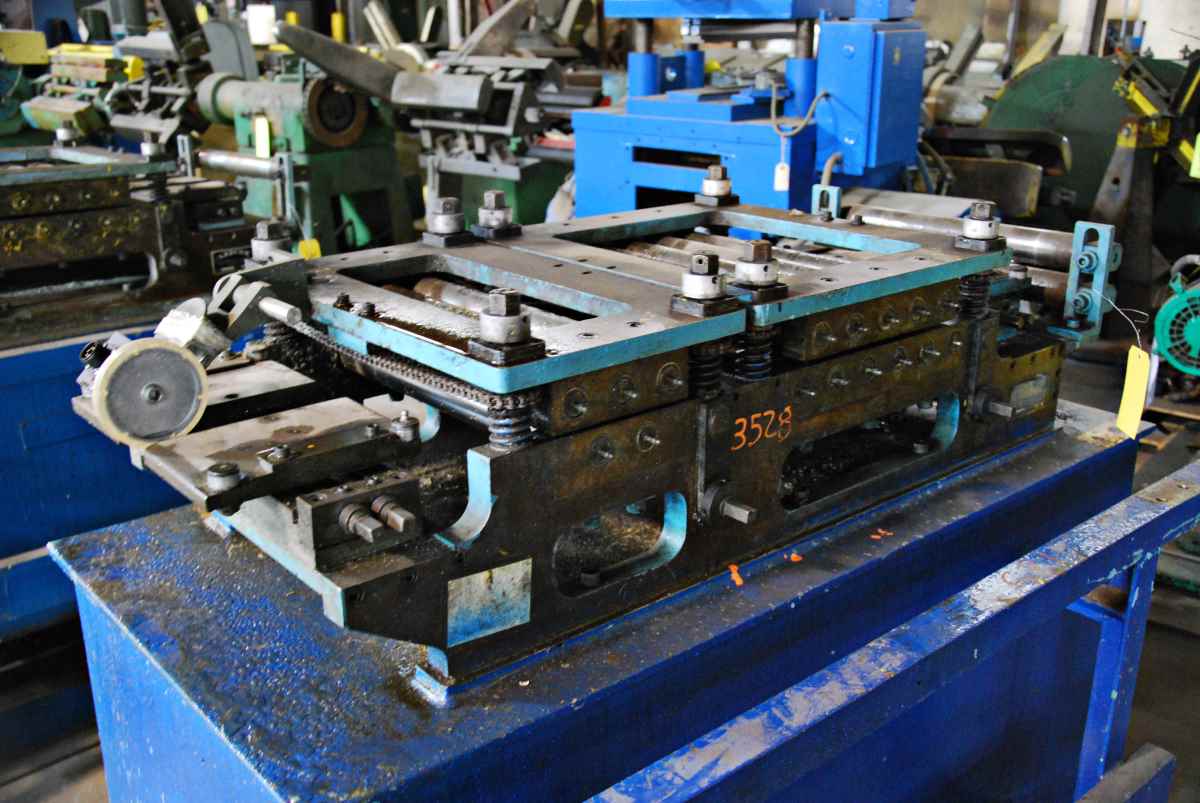 12" Ardcor, 16-roll, stock straightener, idle rolls, 2 entry pinch rolls, 1977 - Image 4