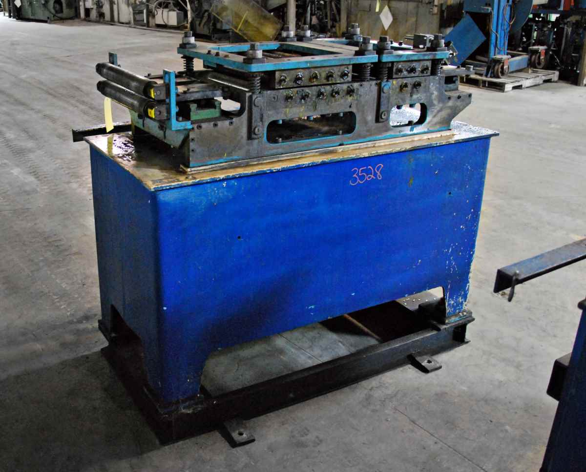 12" Ardcor, 16-roll, stock straightener, idle rolls, 2 entry pinch rolls, 1977 - Image 6