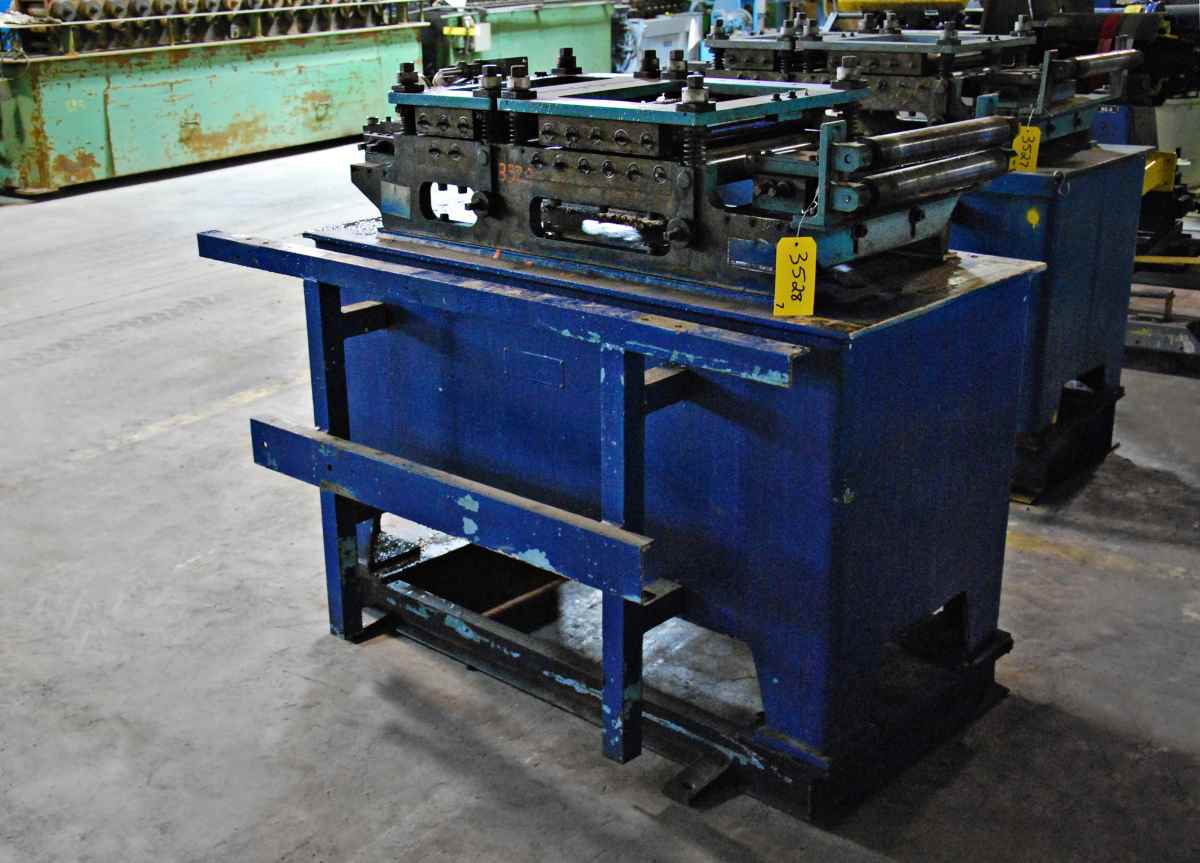 12" Ardcor, 16-roll, stock straightener, idle rolls, 2 entry pinch rolls, 1977 - Image 8