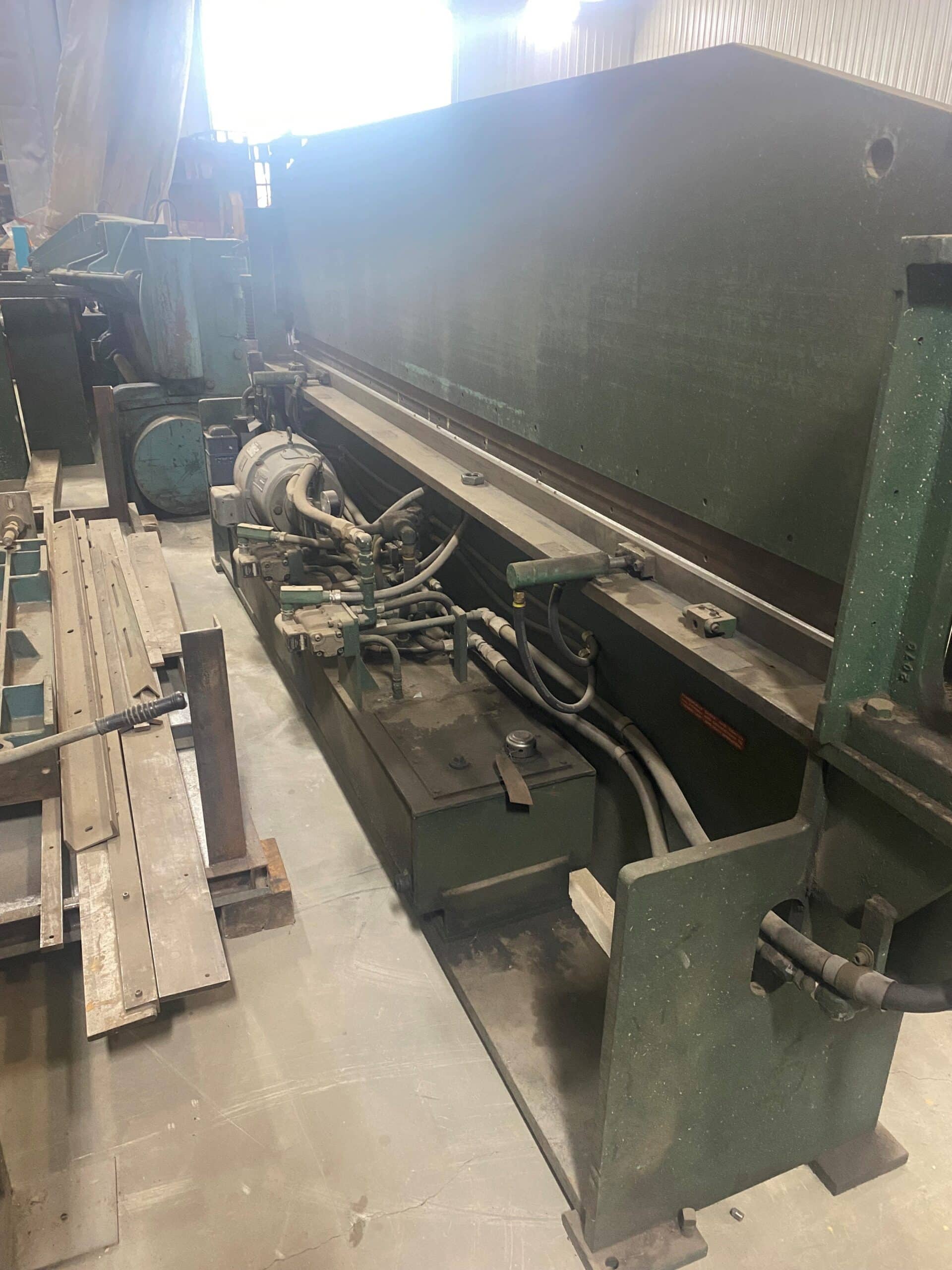 25 Ton, Chicago #SBA-104, hydraulic press brake, 10' overall, 7.5 HP - Image 9