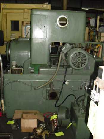 Reishauer #12, gear grinder, crowning, dresser, wheel mounts, power lube, hydraulic unit, coolant tank - Image 3