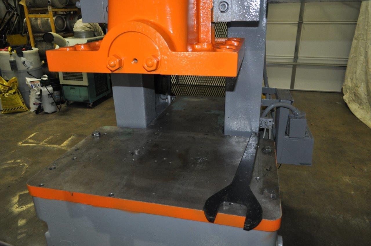 60 Ton, Federal #60, 4" stroke, 13" Shut Height, 2.5" adj., 32" x 21" bed, 120 SPM, air clutch & brake, 1982 - Image 3