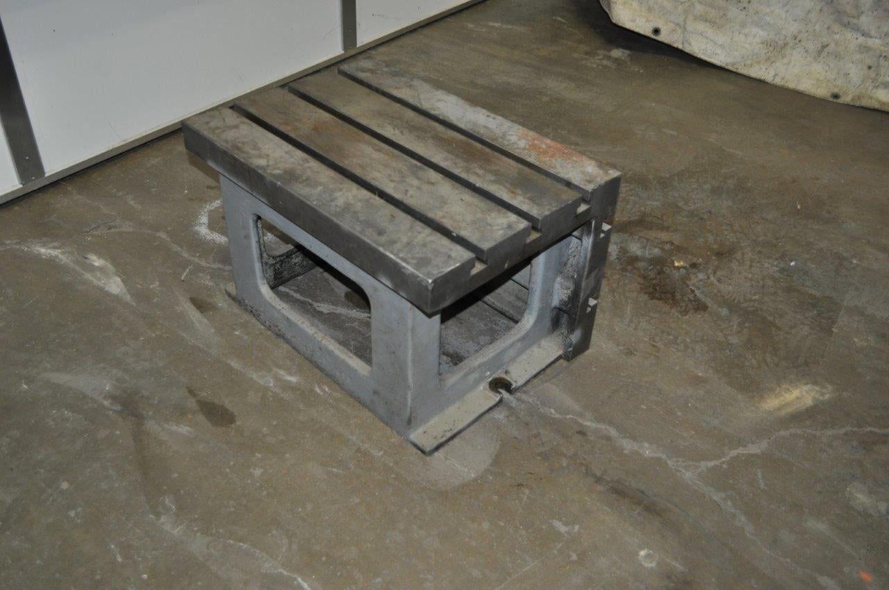 Carlton, radial drill table, 25 LR x 17.5 front back x 16 tall - Image 5