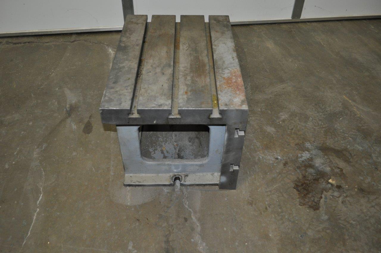 Carlton, radial drill table, 25 LR x 17.5 front back x 16 tall - Image 6