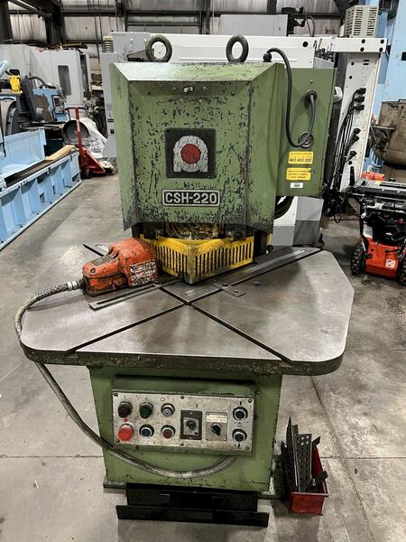 1/4" x 8-5/8" x 8-5/8" Amada #CSH-220, hyd notcher, 23 ton, 7/8" stroke variable speed, foot pedal, 1979 - Image 1