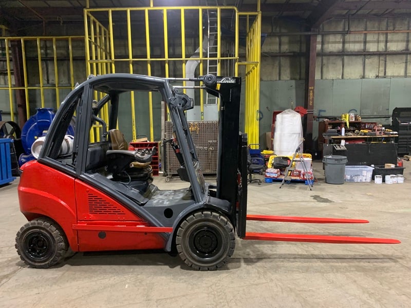 5000 lb. Linde #H25T, propane forklift, 30" forks, 2 stage mast, cushion tires - Image 1