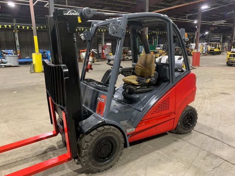 5000 lb. Linde #H25T, propane forklift, 30" forks, 2 stage mast, cushion tires - Image 5