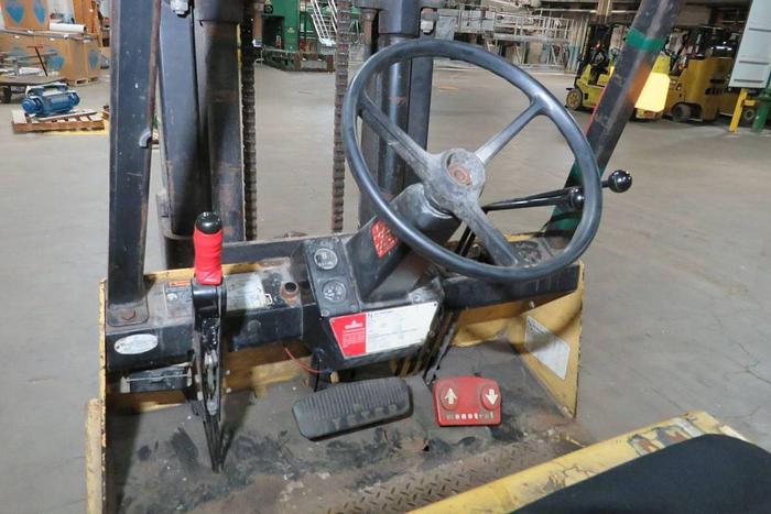 8000 lb. Hyster #S80XLBCS, propane forklift, 42" forks, 10932" lift height, 2 stage mast - Image 8