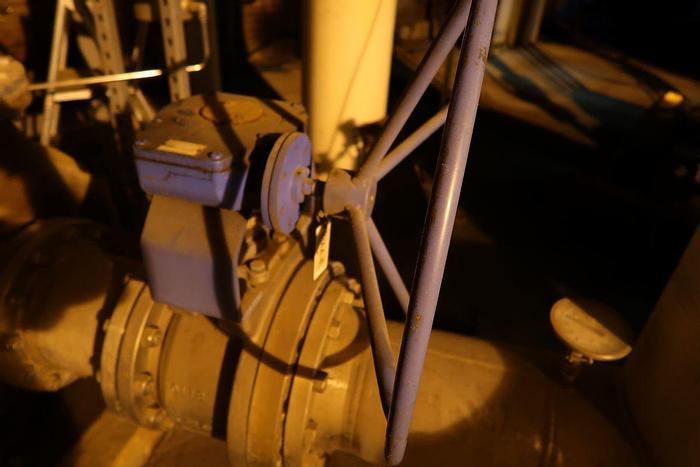 14" Dezurik, Stainless Steel pneumatic actuated valve - Image 3
