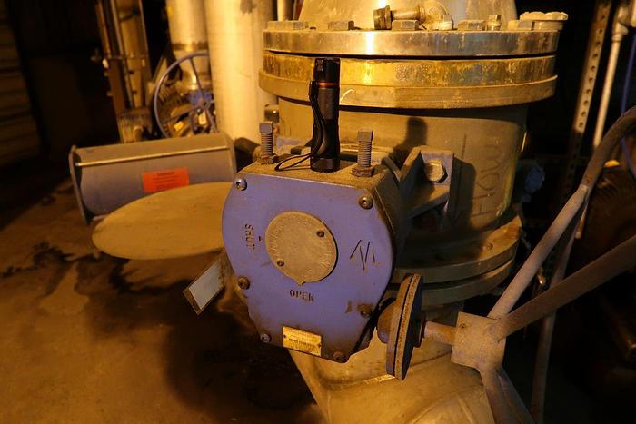 14" Dezurik, Stainless Steel pneumatic actuated valve - Image 4