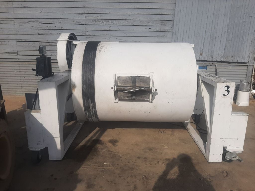 3'5" x 53" Ceramic lined pebble mill, 52 gallon porcelain lined, 20 HP, 230/460 V. - Image 1