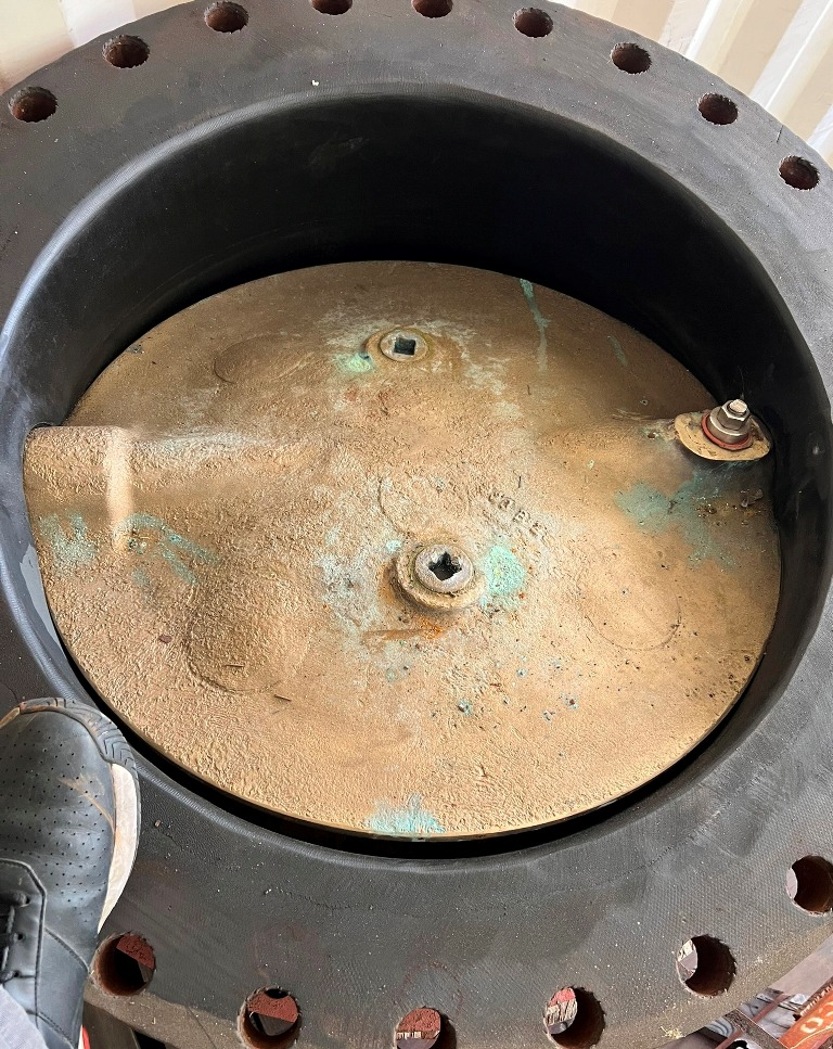 28" Flanged butterfly valves (4 available) - Image 2