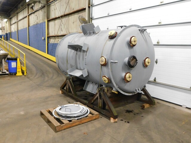 1500 gallon DeDietrich, glass lined reactor, 3008 glass, 75 FV psi, 62" ID, 108" straight wall, refurbished - Image 3