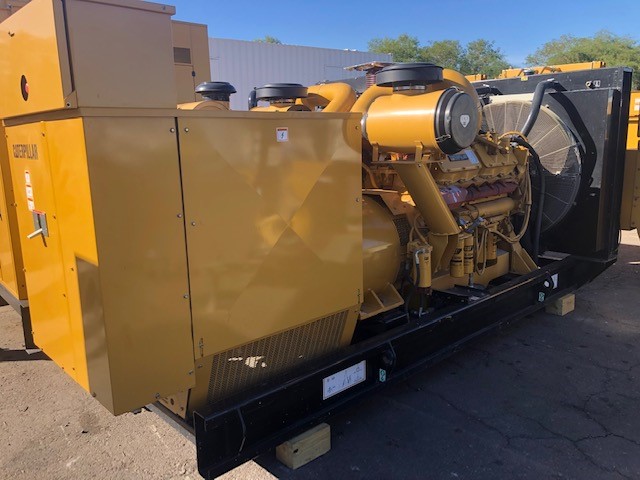 650 KW Caterpillar #3412E, diesel generator set, 292 hours, Tier 1, 2000, S/N 9EP00370 - Image 2