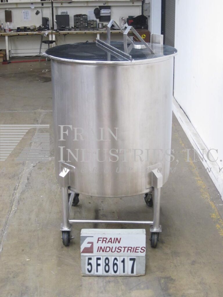 250 gallon 316 Stainless Steel, single wall tank, 36" OD, 50" straight wall, flat top w/dual flip top covers - Image 4