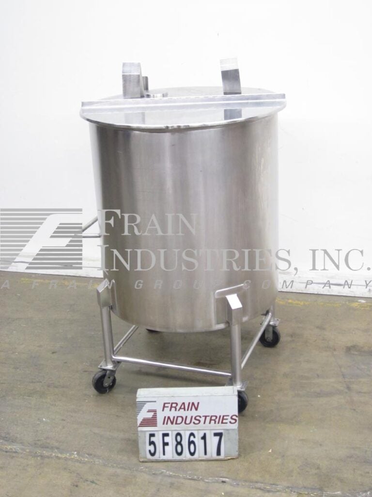 250 gallon 316 Stainless Steel, single wall tank, 36" OD, 50" straight wall, flat top w/dual flip top covers - Image 5