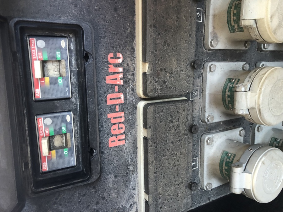 4x100 amp Distribution Panel for use with portable generator providing 4 female 100A 480V.receptacles with - Image 2