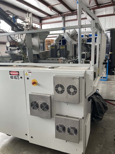 Mag Plastics #SSBO3, Blow Molder, W/preform Hopper, 2006 - Image 3