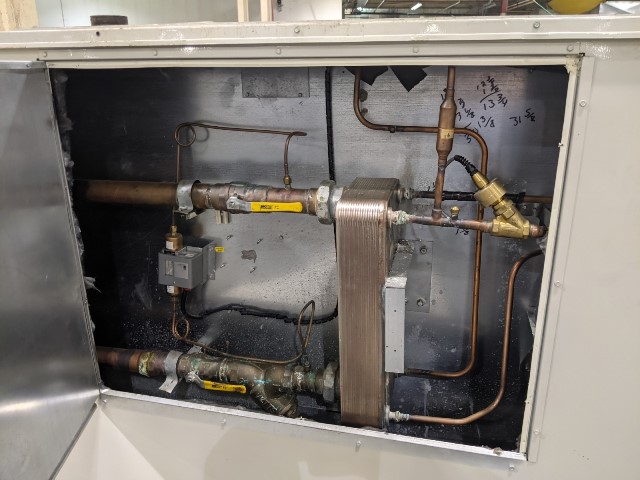 8 Ton, AAON #66711, 460VAC, 3500 RPM, 60hz., 3ph., 19 amp.min., 26 amp.max.overcurrent - Image 2