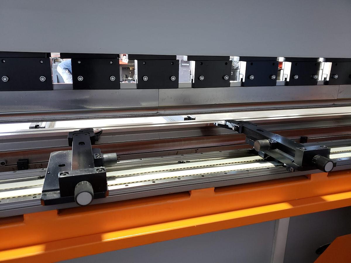 242 Ton, Ermak #Speed-Bend, CNC press brake, Delem 66-T CNC Control, 12.4'OA, 128" between housing, 10.8" - Image 2