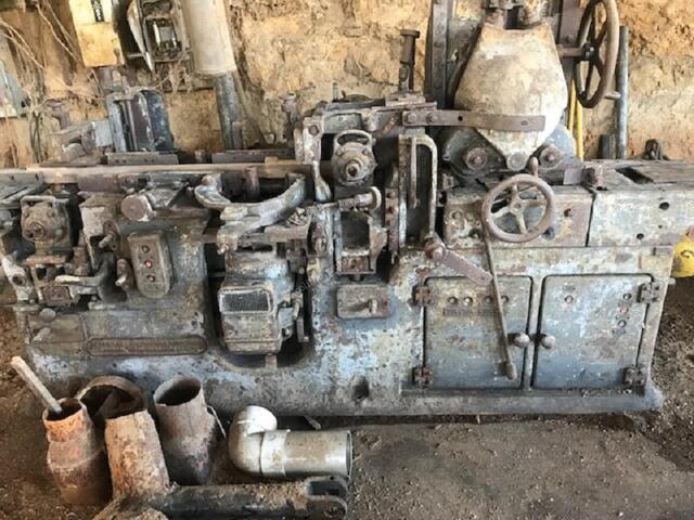 Yates American #C89, 5 head moulder - Image 1