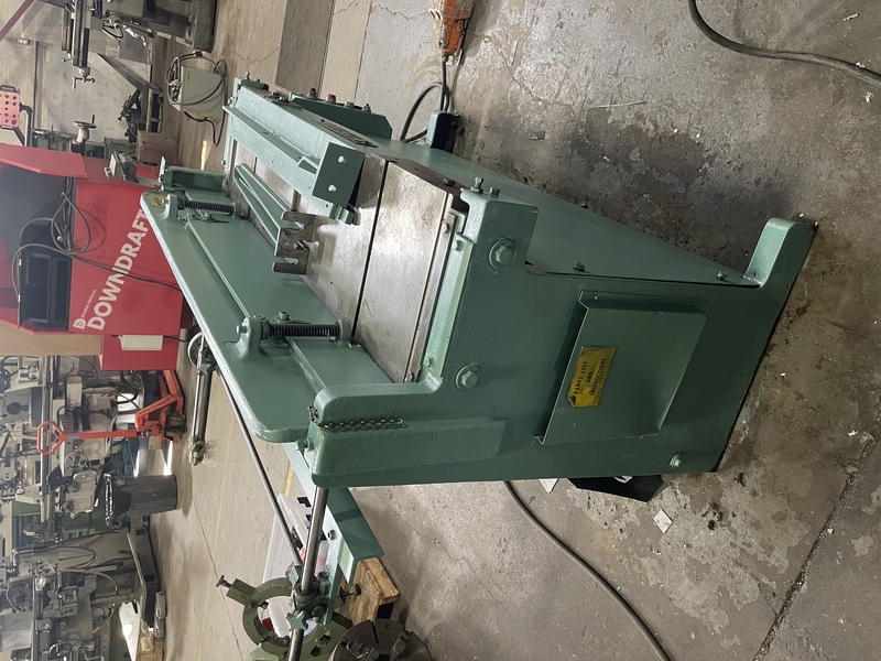 16 gauge x 4.4' Wysong #H-1652, hydralic shear, 26" rear operated manual back gauge, squaring arm, support arm - Image 3