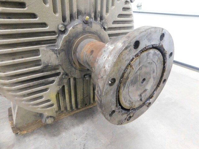 450 HP 1190 RPM General Electric, Frame 5013S, model 5KS513SAA353 severe duty AC motor, 2300 Volts - Image 10