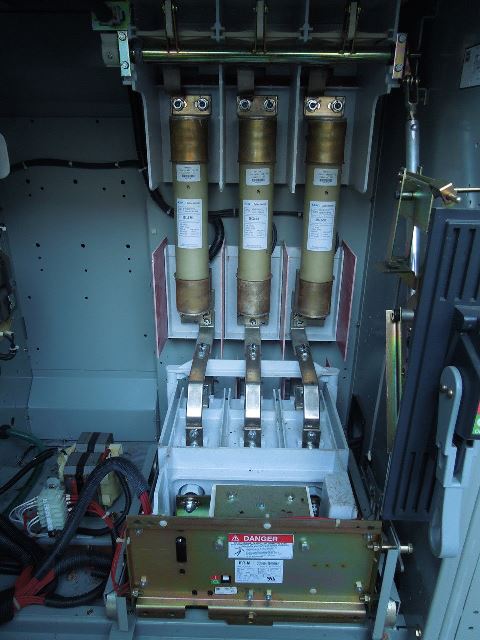 300 HP Cutler-Hammer, MVS-67, Ampgard Medium Voltage Motor Control, 2400 Volts - Image 5