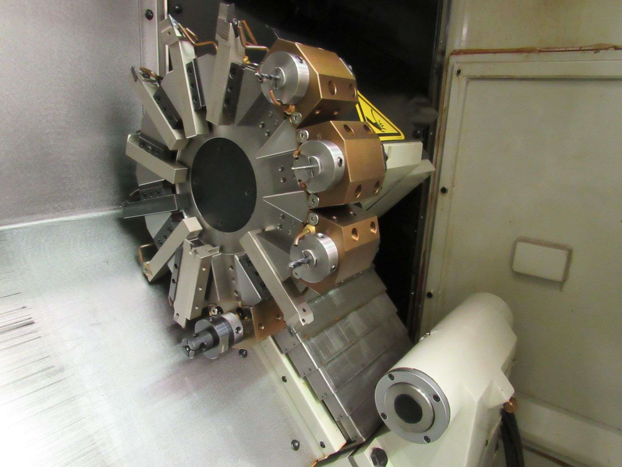 Hurco #TM-6, 15.9" swing, 6" chuck, 1.7" bar, barely used, alot of tooling, 2007 - Image 4
