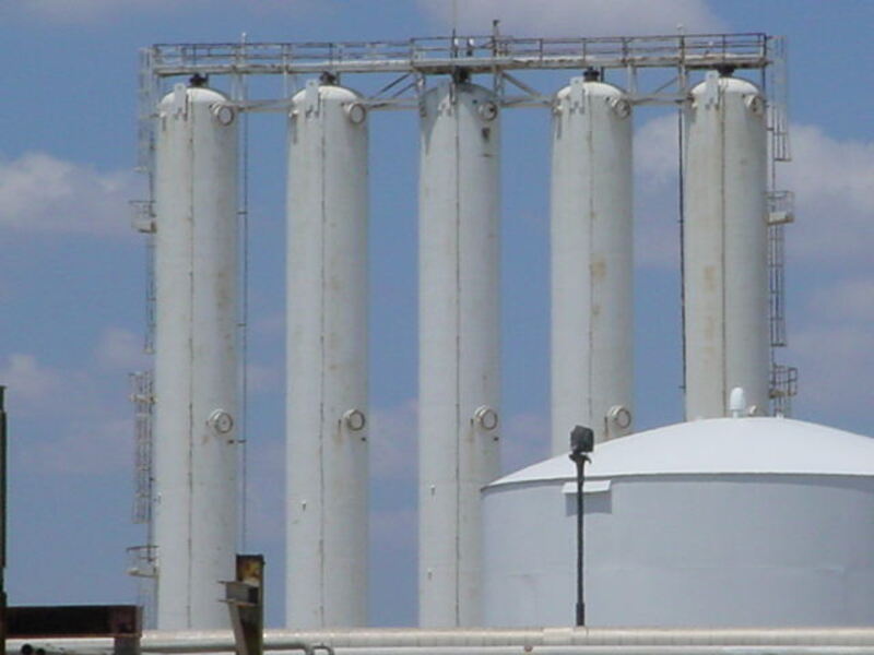 85000 gallon 300 psig, 132" ID x 1392" L, Stainless Steel Clad (lined) Pressure Vessel, 600 deg.F - Image 1