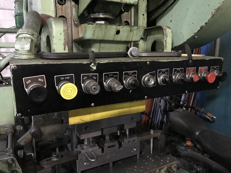 32 Ton, Minster #B1-32, high speed gap frame press, 1.5" stroke, 11" shut height, 2.25" adj., 24" x15" bed - Image 7