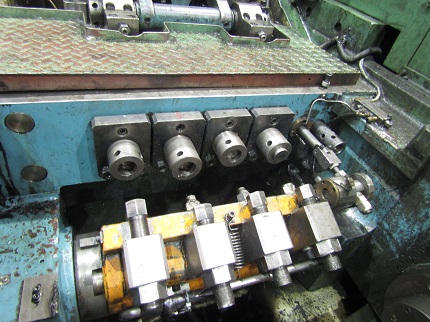 Sakamura #NP440, Nut Former, 100 PPM, 4 die, .910 cutoff diameter, 3.936 die bore, 2.495 punch bore, 4.330die - Image 3