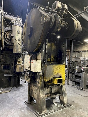 150 Ton, Erie #S1-150-27-33 SSSC, Trim Press, 27" x 30" bed, 8" stroke, 20" shut height - Image 4