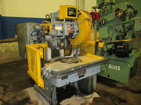 15 Ton, V & O #15, OBI Single Crank Press, 3" stroke, 8-1/4" shut height, 22" x 12" bed, 4" throat, 2" - Image 1