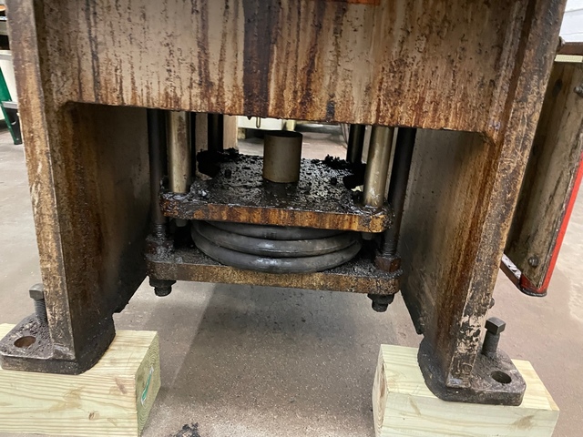 75 Ton, Cincinnati #75OBS, hydraulic gap frame press, 8" stroke, die cushion, Cincinnati tonnage and position - Image 8