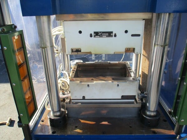 60 Ton, Yamada #8000-DSE, hydraulic 4-post heated platten transfer press - Image 5