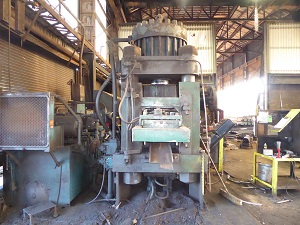 AMD #1000-3030, Hydraulic Billet Shear, 1000 Ton, descrambler, feed table, back gauge, hydraulic unit - Image 1