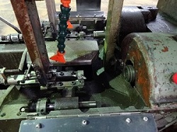 1/4" Shimazu #Super 2, Twin Spindle Nut Tapper, 190 PPM, 185mm x 25mm R Bent Tap, hopper 1990 - Image 2