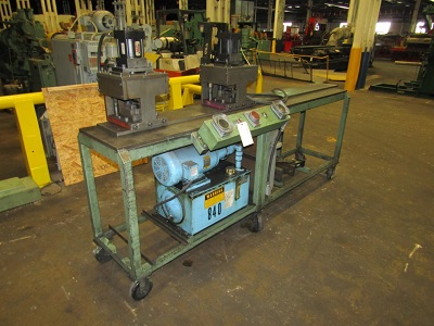 .25" Wire Trimmer and Bending, 2 head, with cylinders, hydraulic Pump and motor, 4' bed, palm button control - Image 3