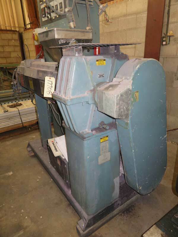 1.5" Davis Standard #150IN-DS-20, 24:1 L/D, vented barrel, elec.heated, air cooled, 1984 - Image 10