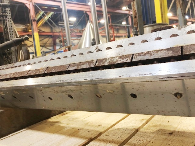 60" EDI, flexible sheet die, upper flexible lip, fixed lower lip, back center feed entry - Image 4