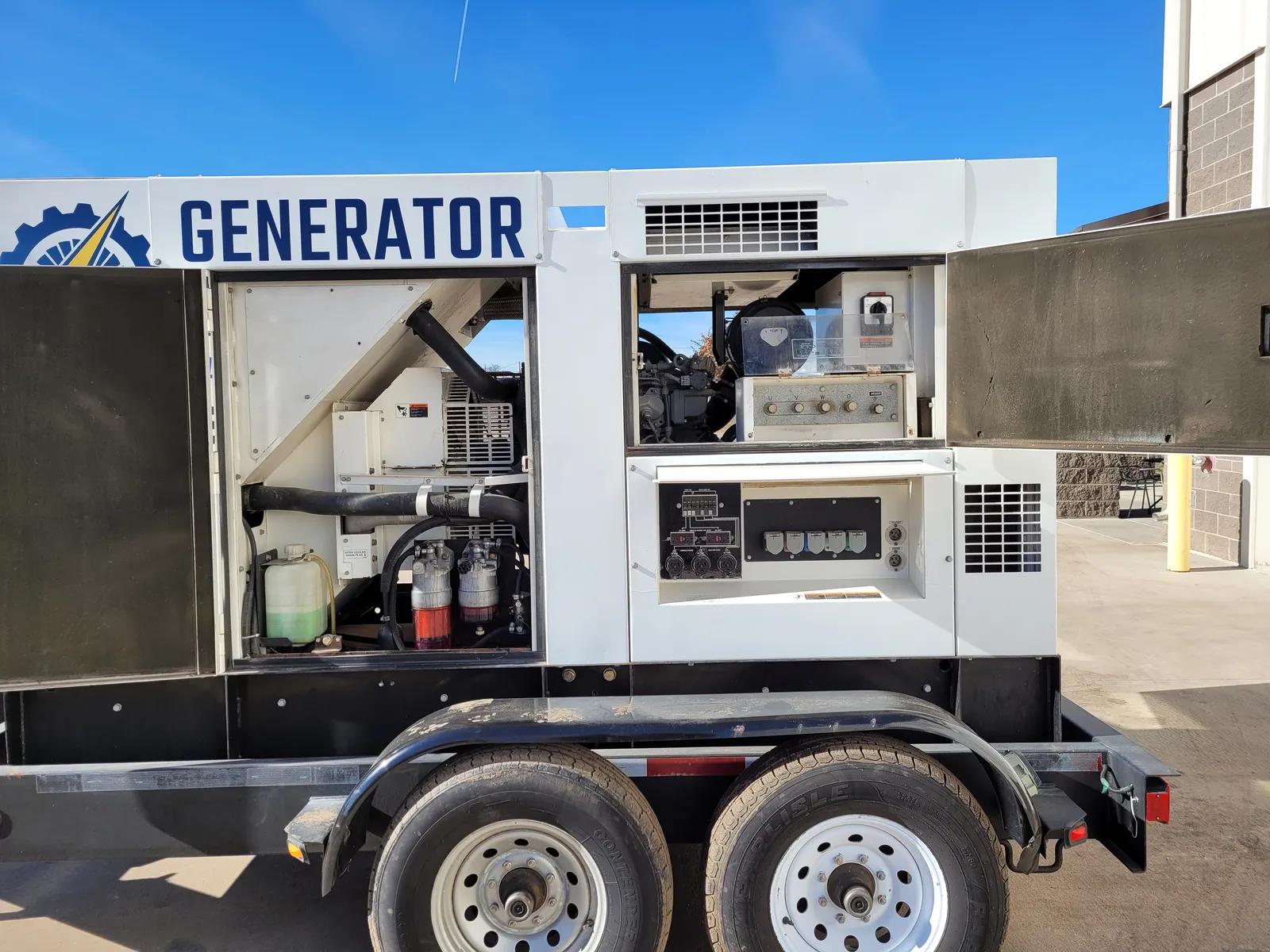 100 KW Multiquip #DCA125USI, diesel, enclosure mounted on trailer, 2011, #89206 - Image 4