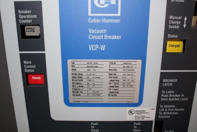 Cutler-Hammer 5KV metal clad switchgear, (3) 2-high sections, (3) VCP-250 1200 Amp vac circuit breakers - Image 5